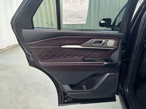 Used 2025 Ford Explorer Platinum w/ LUX Leather Package AWD/4WD image 27