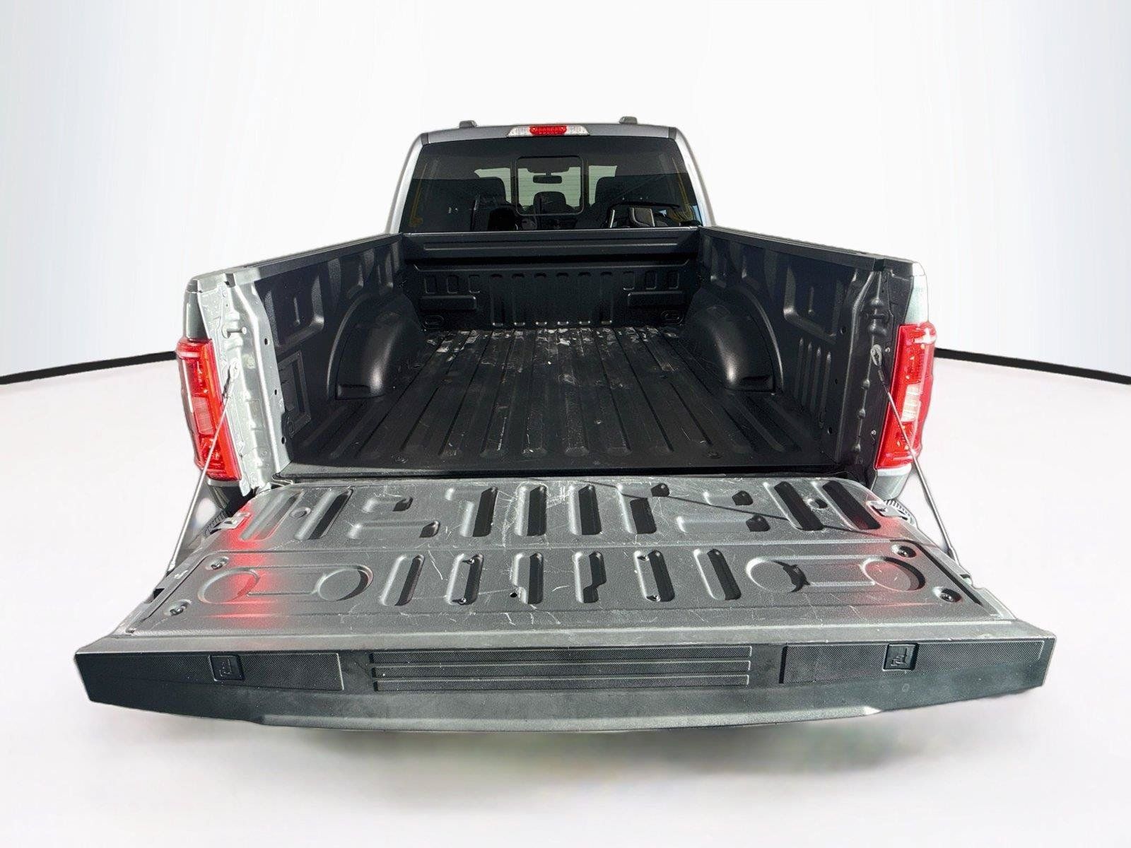 Used 2022 Ford F150 XLT w/ Equipment Group 302A High RWD image 26