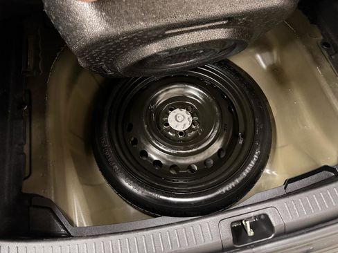 Used 2022 Toyota Corolla LE FWD image 31