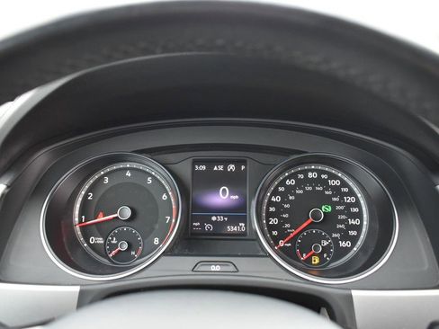 Used 2019 Volkswagen Atlas SE w/ Towing Package image 14