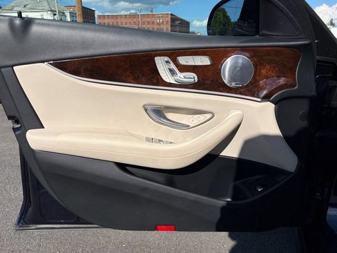 Used 2017 Mercedes-Benz E 300 4MATIC image 17