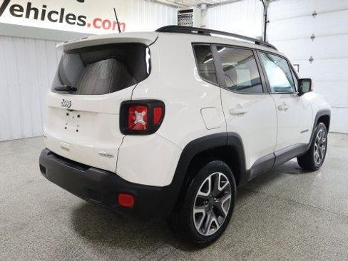 Used 2018 Jeep Renegade Latitude w/ Cold Weather Group AWD/4WD image 6