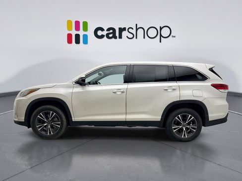 Used 2019 Toyota Highlander LE image 2