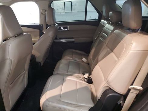 Used 2022 Ford Explorer XLT w/ Equipment Group 202A AWD/4WD image 26
