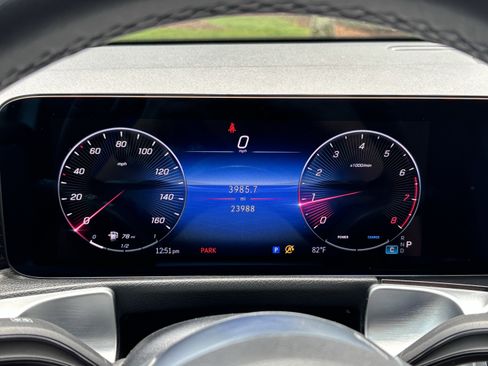 Used 2024 Mercedes-Benz GLB 250 image 21