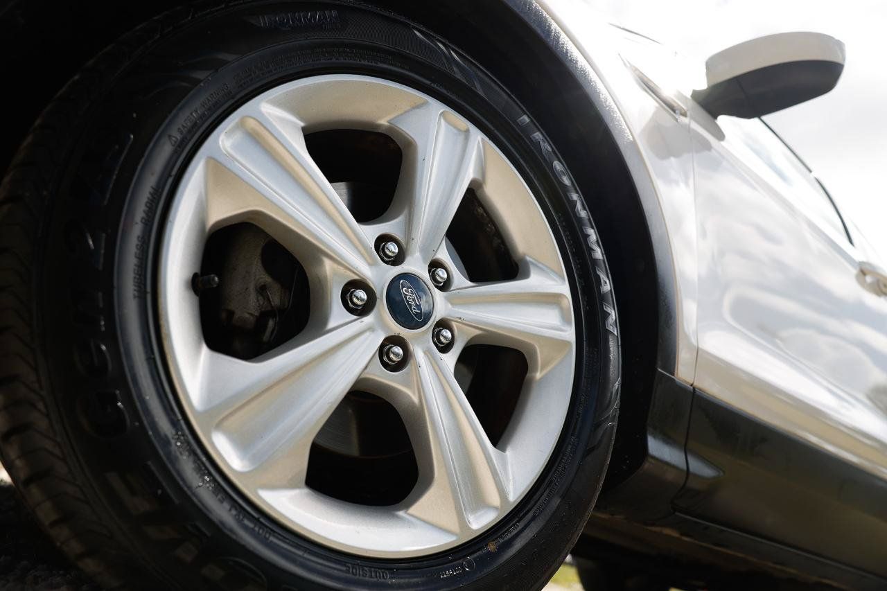 Used 2013 Ford Escape SE FWD image 39