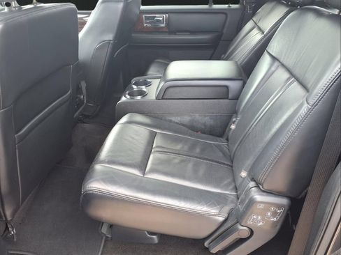 Used 2015 Lincoln Navigator L 2WD image 11