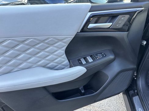 Used 2024 Mitsubishi Outlander SEL image 14