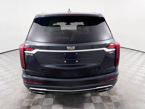 Used 2022 Cadillac XT6 Premium Luxury image 6