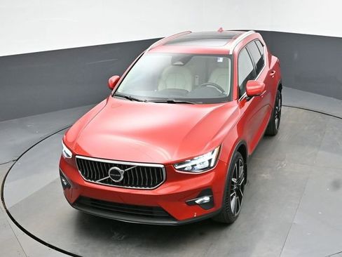 Used 2023 Volvo XC40 B5 Ultimate w/ Climate Package AWD/4WD image 47