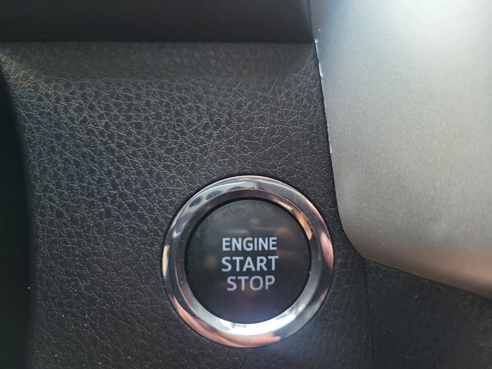 Used 2014 Toyota Highlander XLE FWD image 24