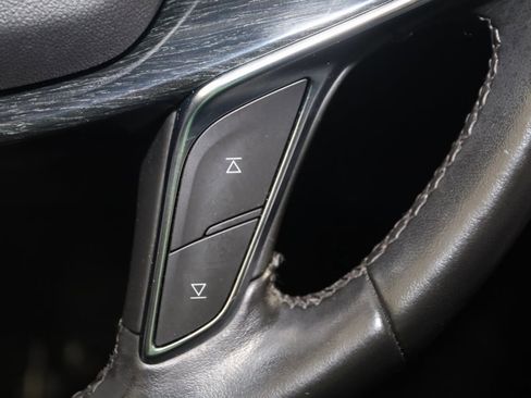 Used 2022 Cadillac XT5 Premium Luxury image 40