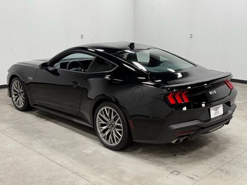 Used 2025 Ford Mustang GT Premium image 9