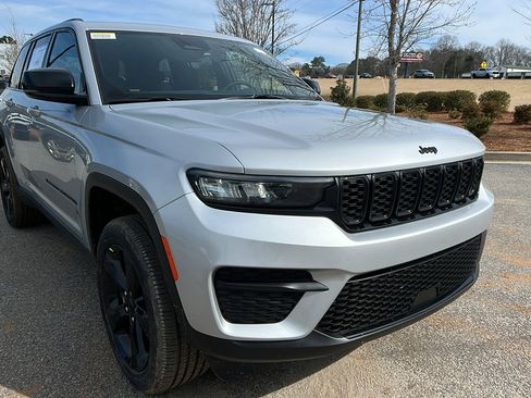 New 2025 Jeep Grand Cherokee 4WD image 5