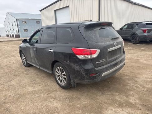 Used 2014 Nissan Pathfinder S image 4