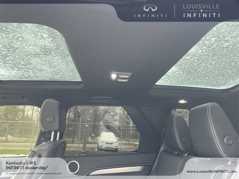 Used 2023 Land Rover Discovery S R-Dynamic image 17