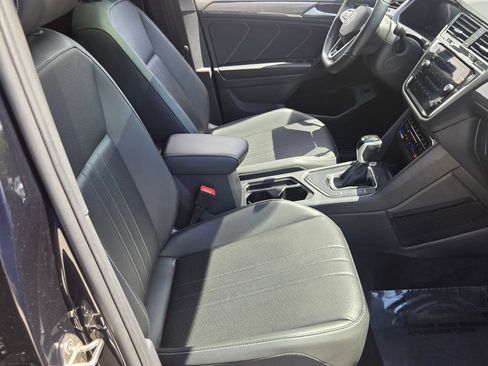 Certified 2024 Volkswagen Tiguan SE R-Line FWD image 17