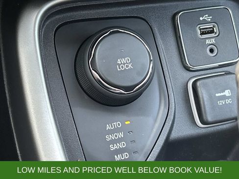 Used 2018 Jeep Compass Latitude w/ Cold Weather Group AWD/4WD image 30