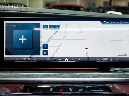 Used 2023 BMW i7 xDrive60 image 96