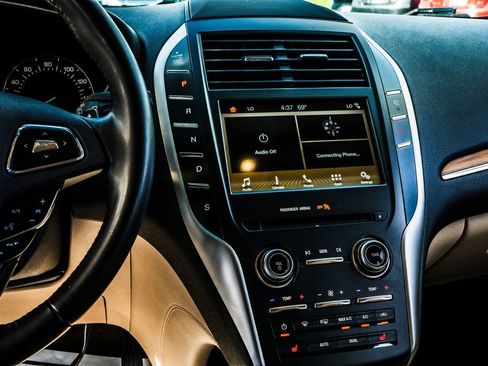 Used 2017 Lincoln MKC Select AWD/4WD image 29