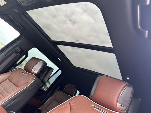 Used 2023 GMC Yukon XL Denali Ultimate image 28