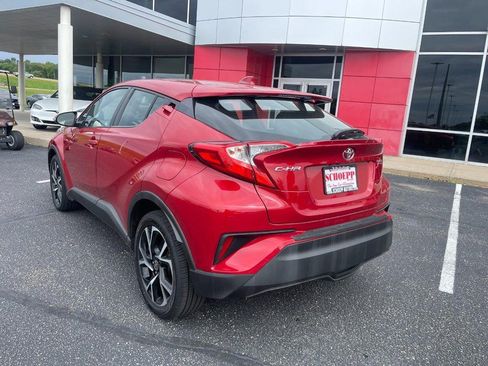 Used 2021 Toyota C-HR XLE FWD image 3