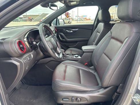 Used 2025 Chevrolet Blazer RS FWD image 2