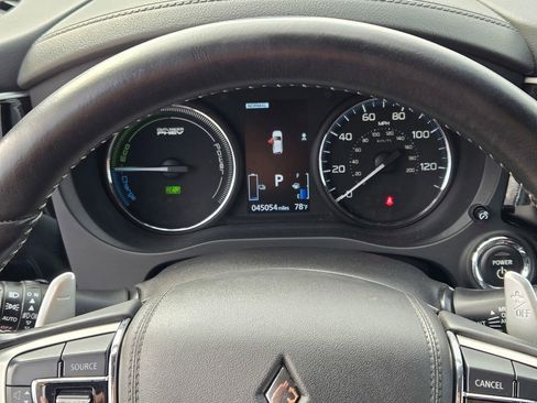 Used 2019 Mitsubishi Outlander SEL image 41