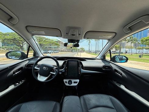 Used 2017 Toyota Prius Prime Advanced FWD image 12