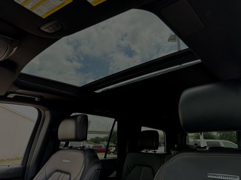 Used 2023 Ford Expedition Platinum RWD image 22