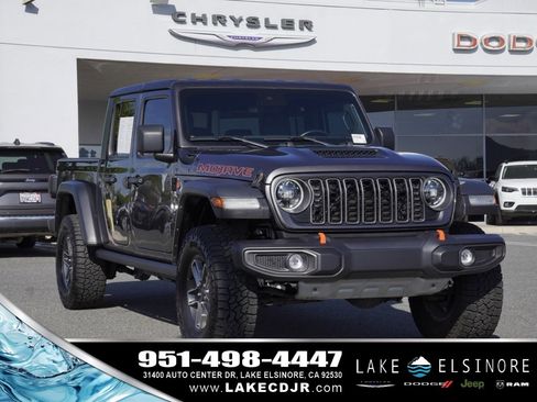 Used 2024 Jeep Gladiator Mojave w/ Convenience Group image 1