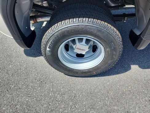New 2026 GMC Sierra 3500 Pro AWD/4WD image 5