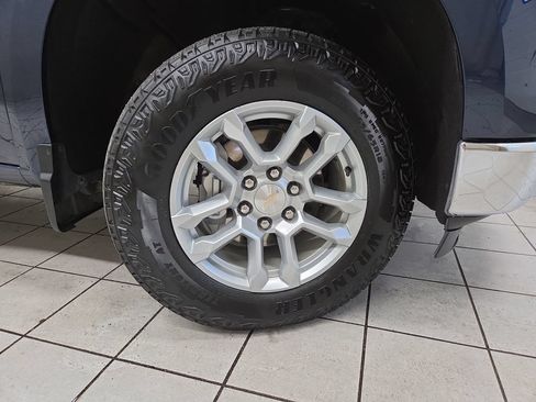 Used 2023 Chevrolet Silverado 1500 LT AWD/4WD image 9