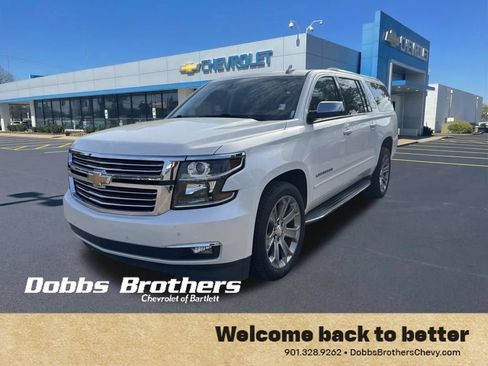 Used 2018 Chevrolet Suburban Premier RWD image 3