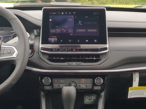 New 2026 Jeep Compass Latitude image 16