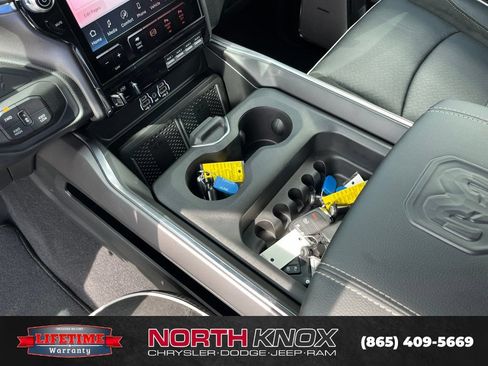 New 2026 RAM 2500 Laramie AWD/4WD image 10