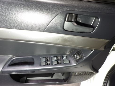 Used 2013 Mitsubishi Lancer ES FWD image 8
