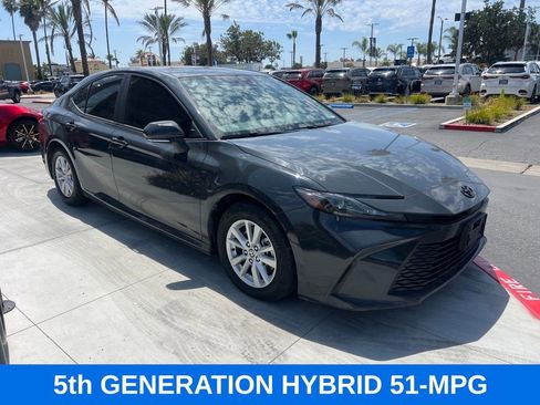 Used 2025 Toyota Camry LE FWD image 11
