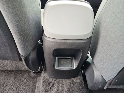 Used 2024 Hyundai Elantra Limited image 31