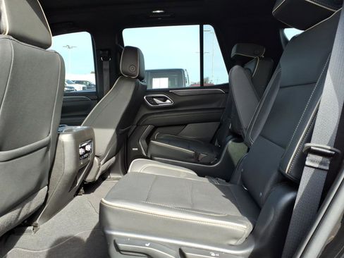 Certified 2022 GMC Yukon SLT w/ SLT Premium Package image 10