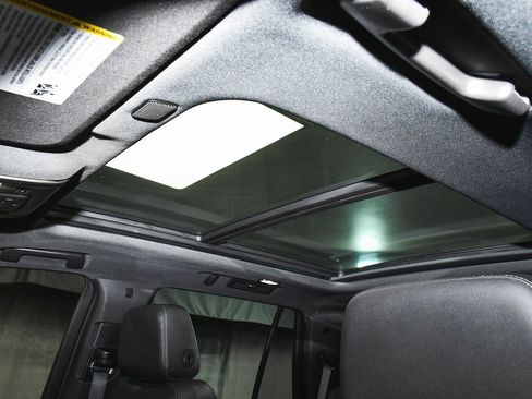 Used 2022 Chevrolet Tahoe LT w/ Luxury Package image 43