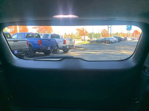 Used 2024 Chevrolet Equinox LT image 39