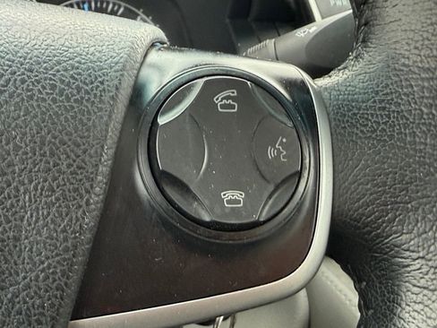 Used 2014 Toyota Camry XLE image 16