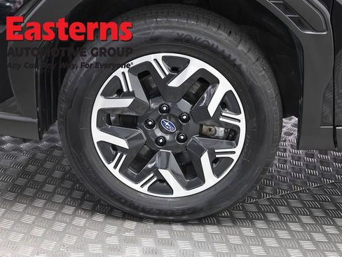 Used 2025 Subaru Forester Premium AWD/4WD image 32