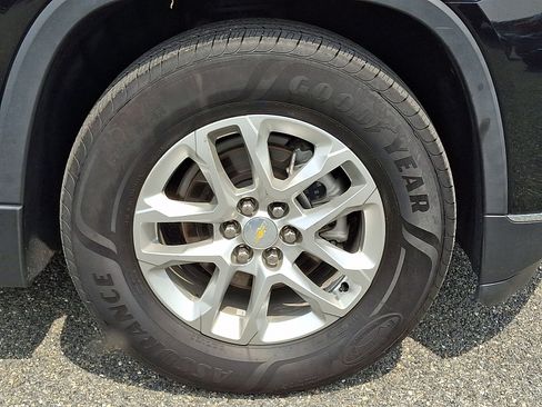 Used 2021 Chevrolet Traverse LT AWD/4WD image 9