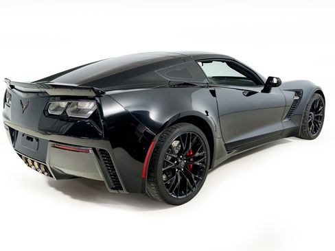 Used 2016 Chevrolet Corvette Z06 w/ 3LZ Preferred Equipment Group RWD image 9