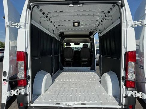 Used 2026 RAM ProMaster 2500 w/ Convenience Group FWD image 39