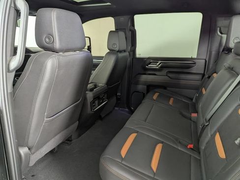 Used 2024 GMC Sierra 2500 AT4 w/ Technology Package AWD/4WD image 17