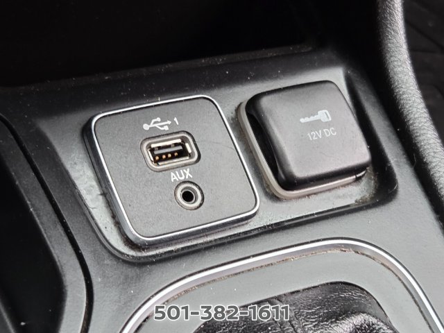 Used 2019 Jeep Cherokee Latitude w/ Popular Appearance Group FWD image 25