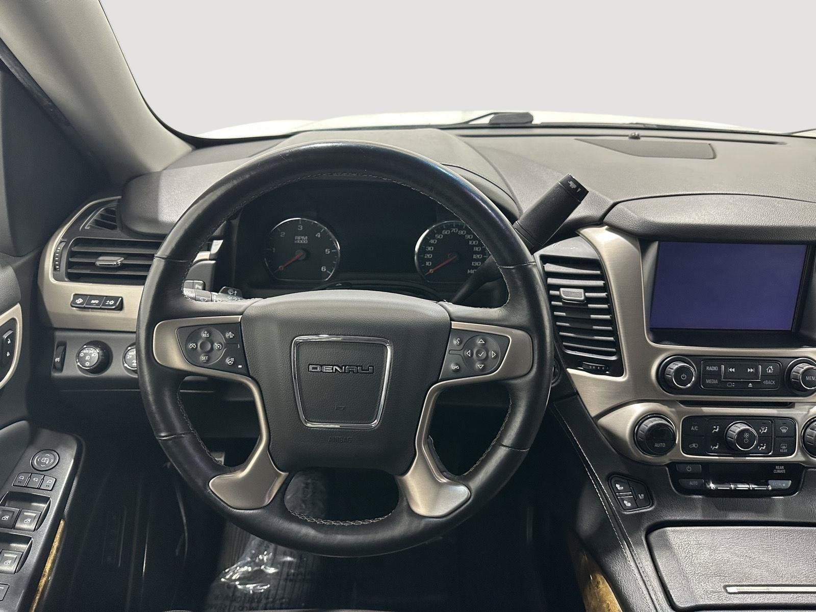 Used 2017 GMC Yukon Denali AWD/4WD image 9